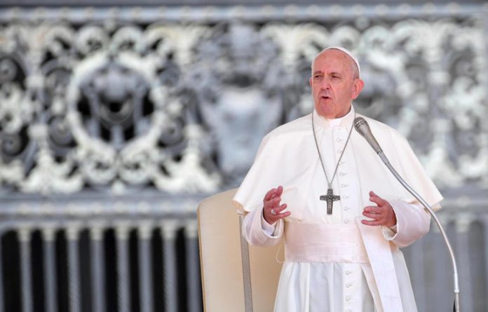 Papa Francisco tilda rechazar migrantes de ''pecado grave