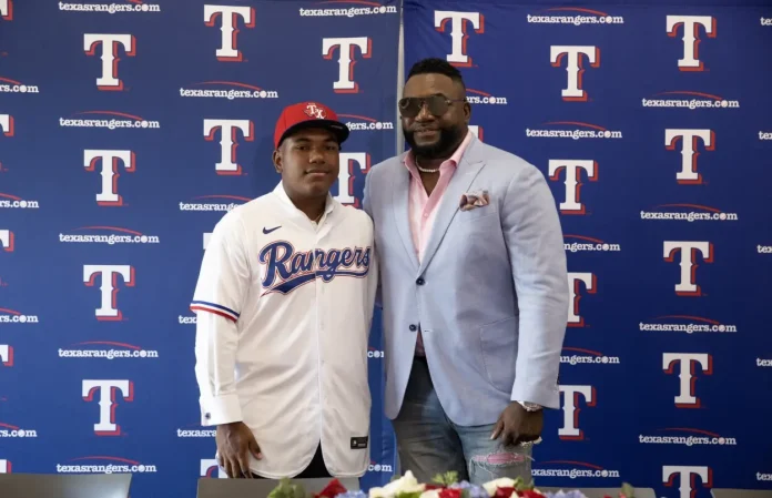 Hijo de David Ortiz firma con los Rangers de Texas