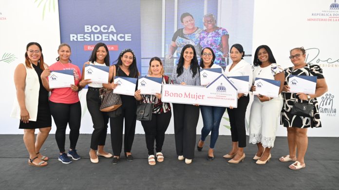 Ministerio de la Mujer otorga más de 5 millones de pesos en Bono Mujer