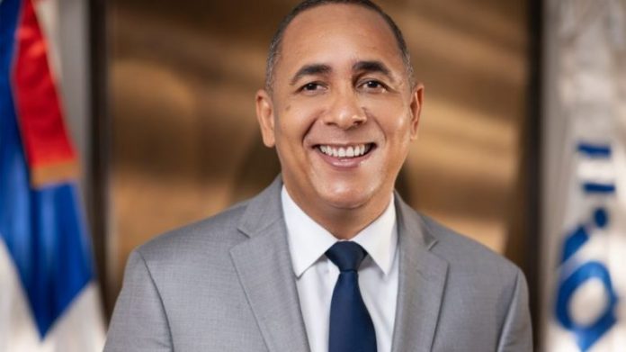 Designan a Nelson Arroyo como vicepresidente ejecutivo de Seguros Reserva
