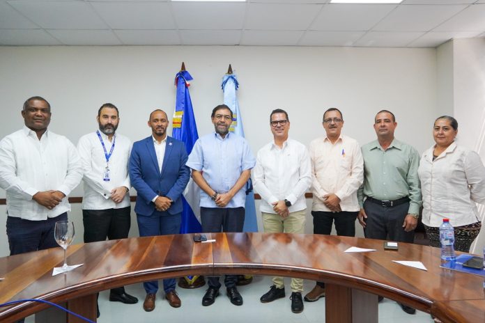 Indrhi recibe a comisión hídrica cubana