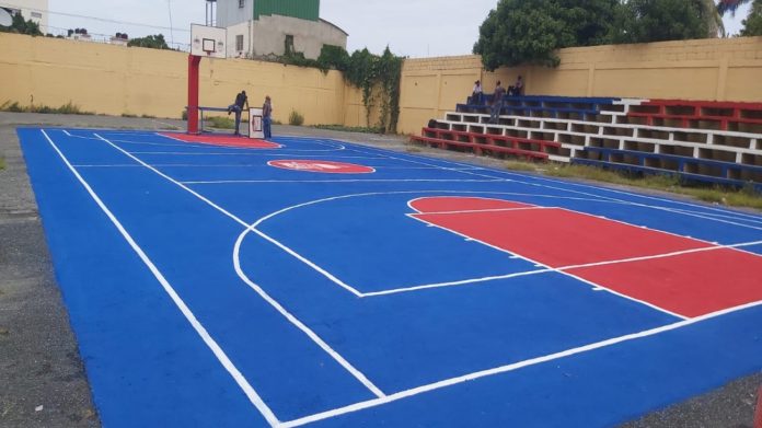 Inefi remoza áreas deportivas en planteles del Distrito Nacional y Santiago para el Inicio del año escolar 2024-2025