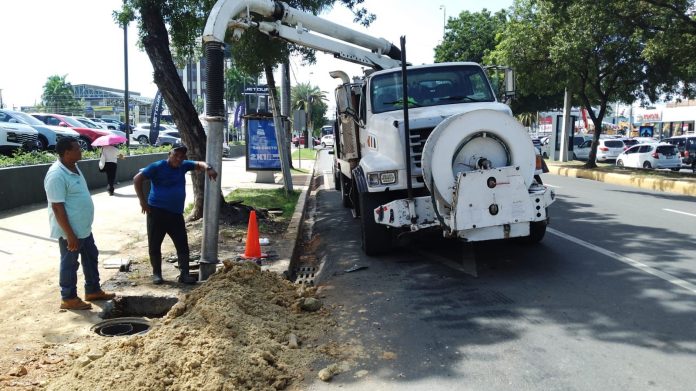 Alcaldía del DN despliega operativos preventivos de limpieza para mitigar efectos de las lluvias