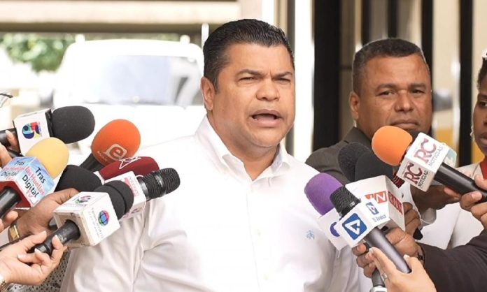 “Moradores no permitirán gobierno destruya áreas verdes Los Jardines”, advierte Tobías Crespo