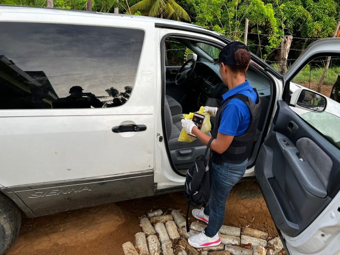 Autoridades confiscan cargamento de más de 1,000 libras de marihuana en Puerto Plata