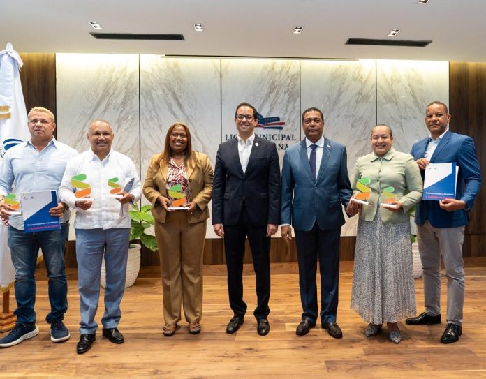 LMD y MAP entregan incentivos a gobiernos locales por buen desempeño municipal