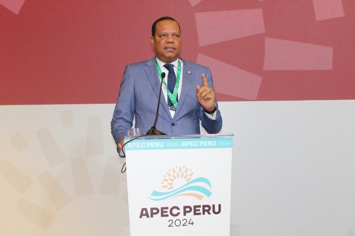 Eddy Alcántara llama a proteger a consumidores ante desafíos de comercio electrónico