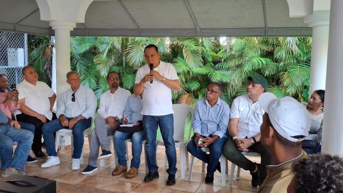 Radhamés Jiménez afirma que en gobierno del PRM todos los servicios básicos han colapsado