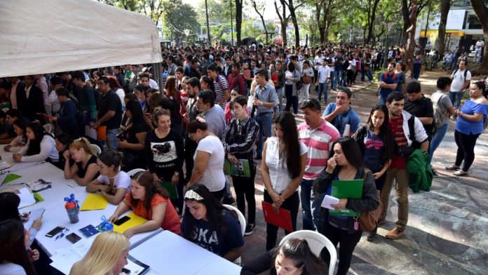 Tasa de desempleo juvenil en Latinoamérica cesa por tercer año consecutivo en un 13.6%
