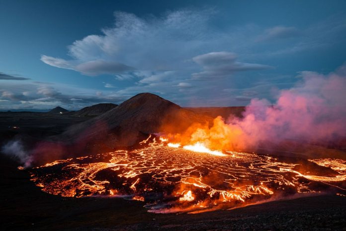 Aumento de la actividad sísmica en Islandia deja nueva erupción volcánica