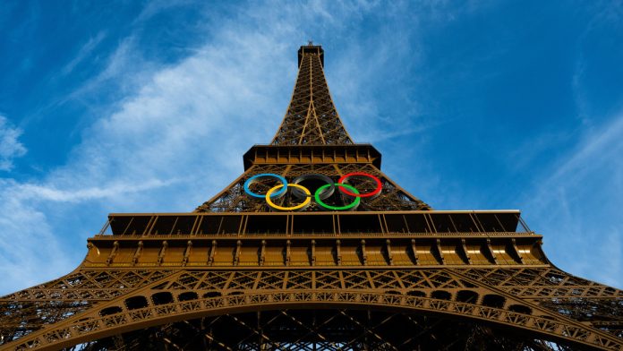 Surge discordia por la posible permanencia de los anillos olímpicos en la Torre Eiffel 
