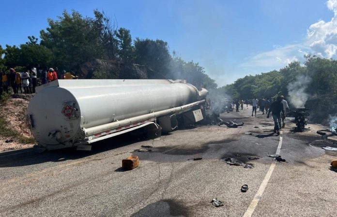 Al menos 20 muertos y 40 heridos tras exploción de camión cisterna en Haití