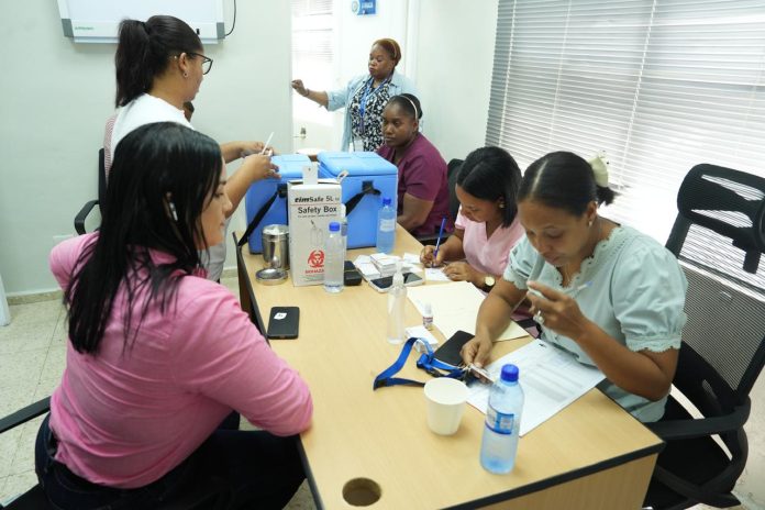 APORDOM realiza jornada de vacunación para colaboradores y sus familiares