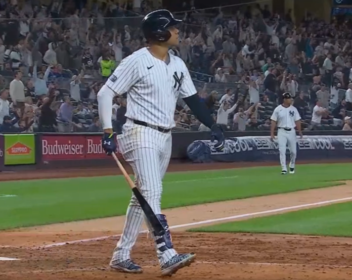 Juan Soto pega cuadrangular y los Yankees derrotan en extra-innings a Kansas City