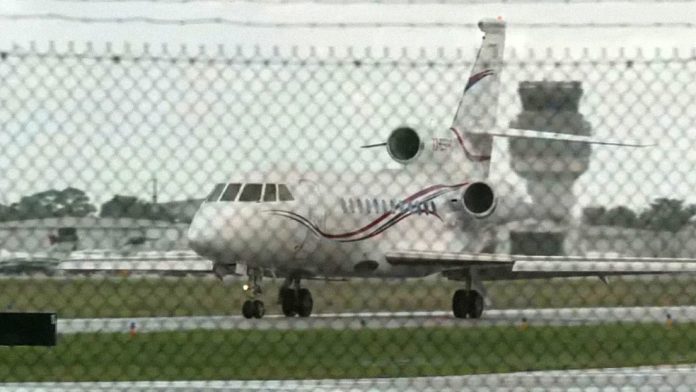 Juez ordena confiscar avión venezolano en República Dominicana, afirma Abinader