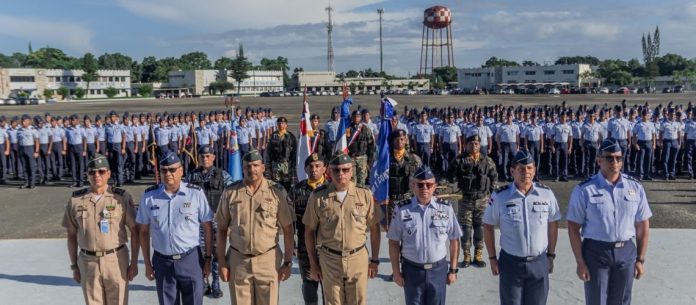 Ministro de Defensa exhorta militares trabajar más fuertes y cohesionados en defensa de intereses nacionales