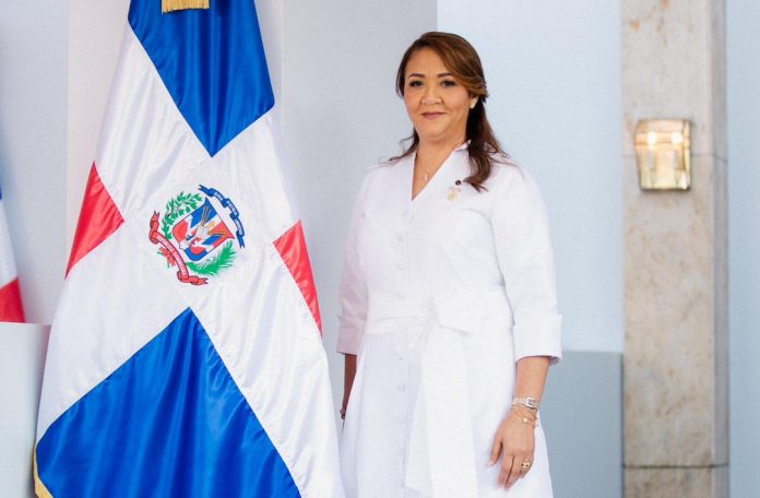 Designan nuevos cónsules, embajadores y directora del Despacho Presidencial