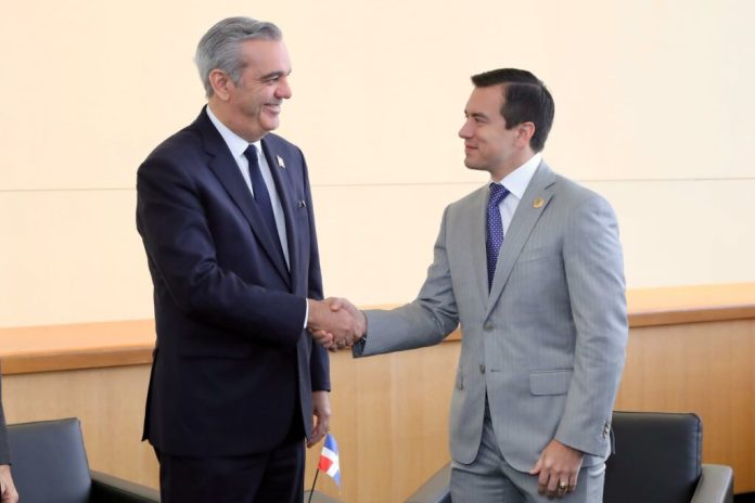Abinader se reúne con el presidente de Ecuador y la secretaria general de la UNCTAD