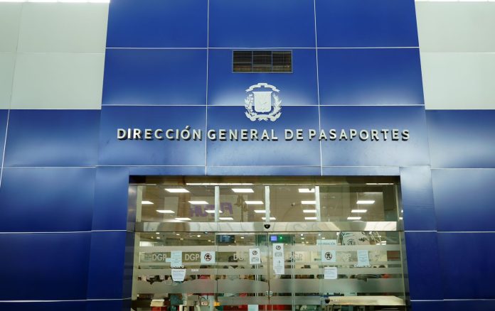 Pasaportes inaugura moderna oficina en San Cristóbal, con horario extendido