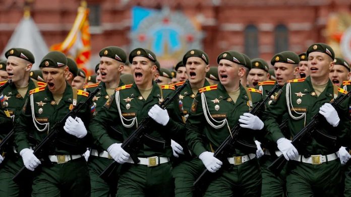 Putin ordena al Ejército llegar a 1,5 millones de efectivos