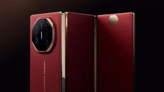 Huawei presenta el primer móvil plegable triple