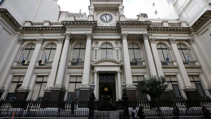 Banco Central de Argentina completa envío de reservas en oro al exterior