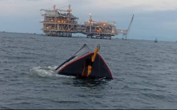 Dos muertos y cuatro desaparecidos tras naufragio de barcaza petrolera en Venezuela