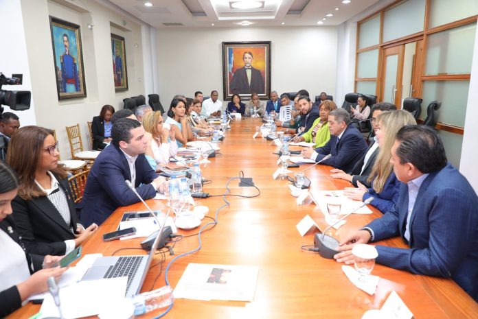Abren diálogo con sectores productivos antes de vistas públicas sobre proyecto de Modernización Fiscal
