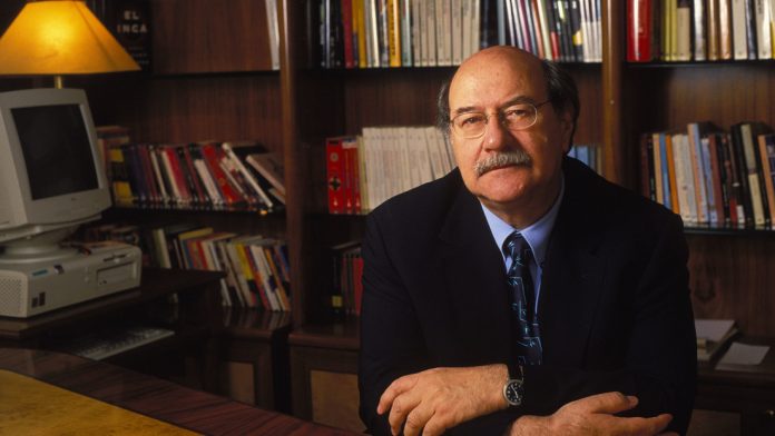 Fallece escritor y académico chileno Antonio Skármeta