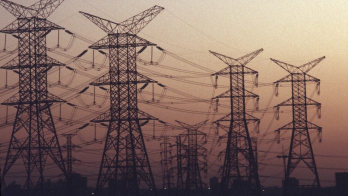La empresa estatal de electricidad prevé apagones en hasta el 45% de Cuba este sábado