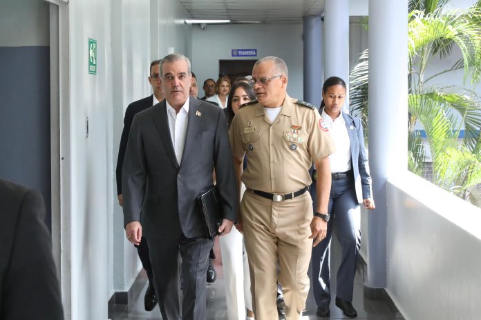 Abinader encabeza reunión de seguimiento al Plan de Seguridad Ciudadana.