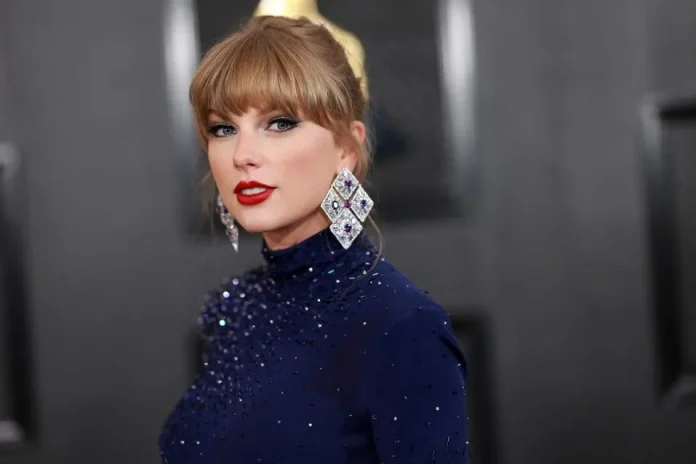 El documental muestra momentos íntimos detrás de cámaras en los que Swift agradece el esfuerzo y la dedicación de su equipo, destacando que el éxito del espectáculo fue el resultado de un trabajo colectivo.