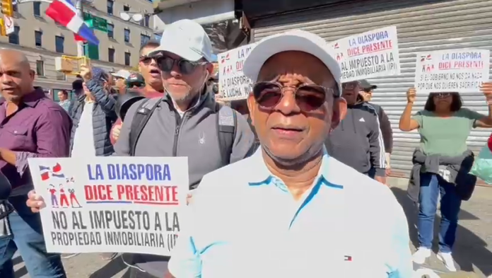 Dominicanos en el exterior protestan y piden al presidente Abinader considerarlos