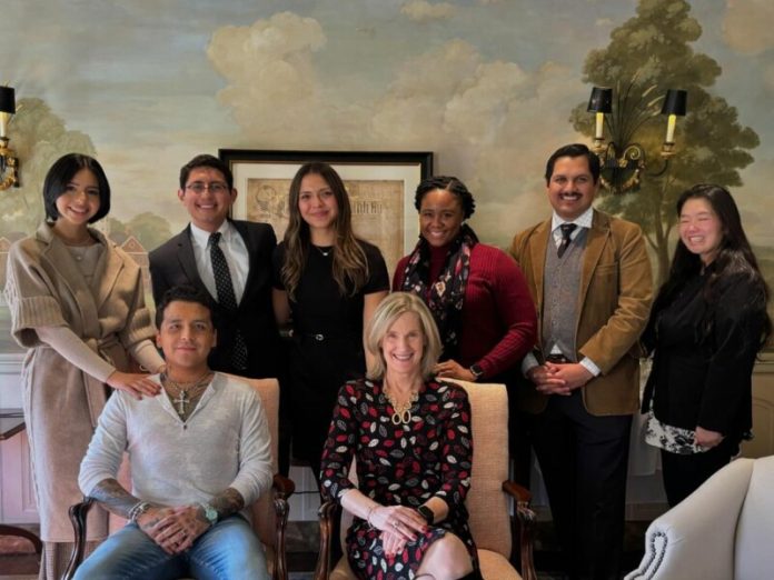 Christian Nodal Recibe el ‘Raza Trailblazer Award 2024’ en la Universidad de Harvard