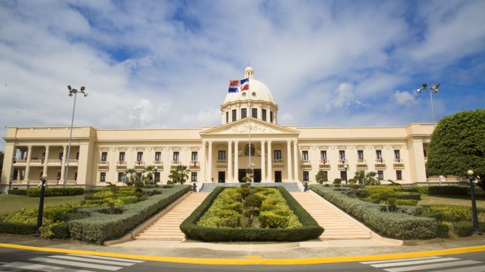 Gobierno explica beneficios del proyecto de modernización fiscal