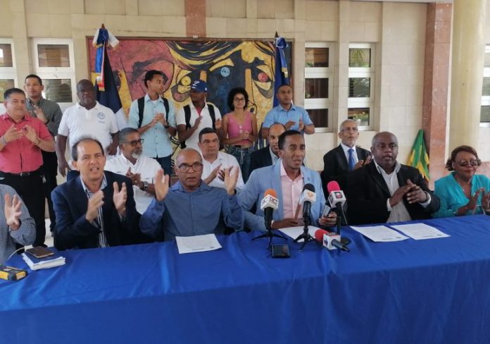 FAPROUASD rechaza fusión del MESCYT con el MINERD y el proyecto de Reforma Fiscal.