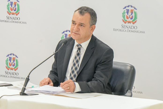 Román Jáquez presenta su propuesta en busca de continuar en el cargo.