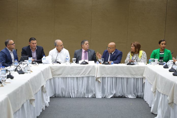 Diputados escuchan opiniones de cinco gremios empresariales sobre la reforma fiscal