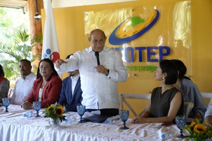 JICA e INFOTEP introducen capacitación para elaborar perfumes