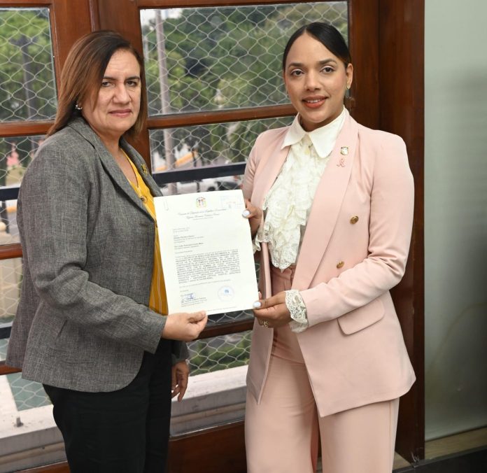 Solicitan a Abinader incluir en presupuesto construcción de Complejo Sanitario