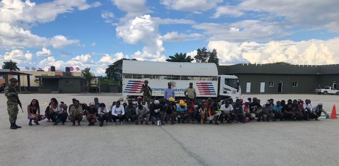 Detienen 230 haitianos indocumentados en Dajabón