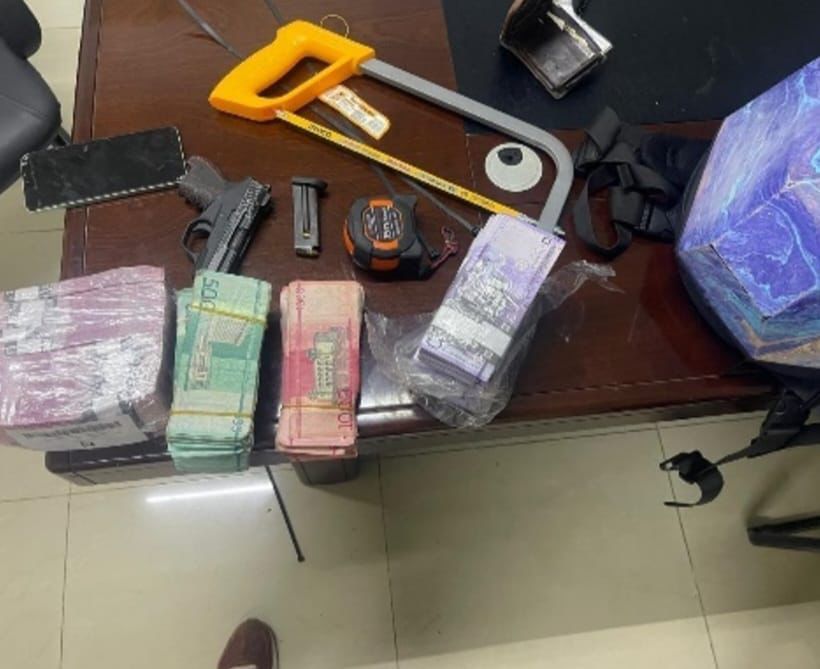 La policía incautó RD$547,000 en efectivo.