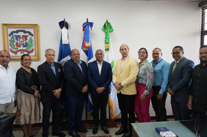 DGSPC con equipo de Indotel llevarán deportes a las cárceles .