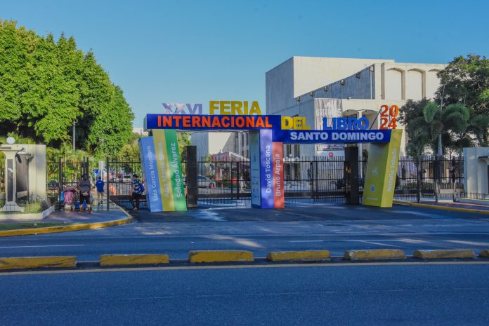 Prohíben supuestamente la venta de la Biblia en Feria del Libro 2024