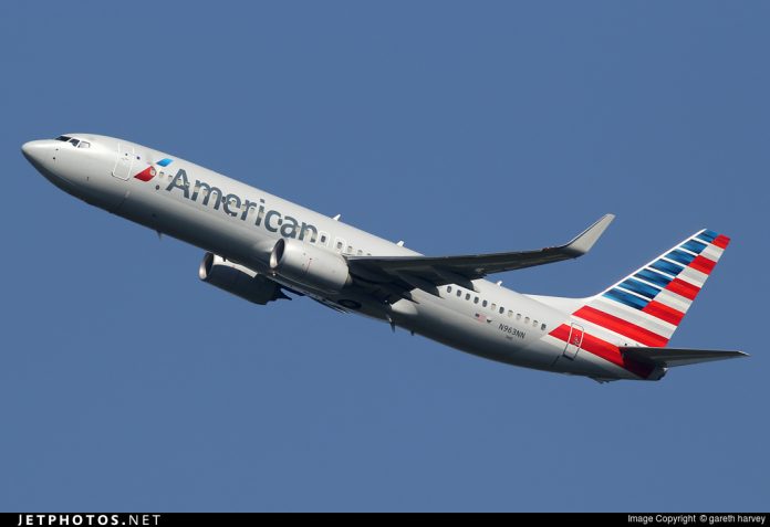 Avión de American Airlines regresa de emergencia Argentina tras detectar olor a humo