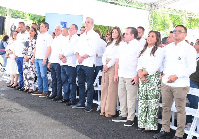 Senador Ricardo de los Santos encabeza actividades en Sánchez Ramírez