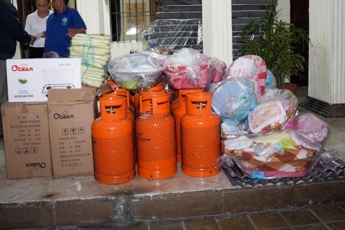 Entregan ayuda a damnificados por lluvias en Gaspar Hernández
