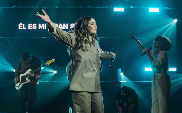 Alison Music anuncia lanzamiento de su primer sencillo “Ahora y Para Siempre”
