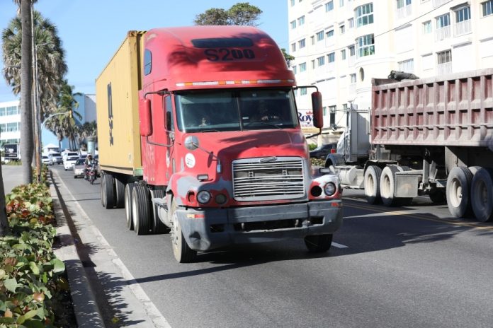 Intrant reitera prohibición de circulación a camiones de carga pesada por Navidad