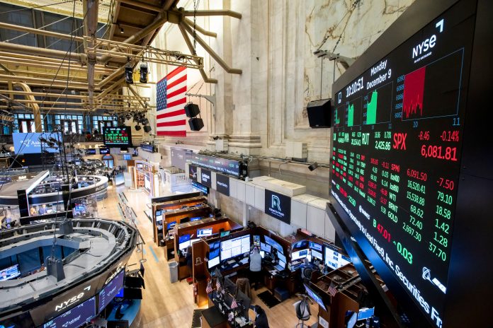 En la semana el saldo es positivo para los tres indicadores: el Dow Jones gana un 0,55 % acumulado, el S&P 500 un 0,91% y el Nasdaq un 1,12 %.